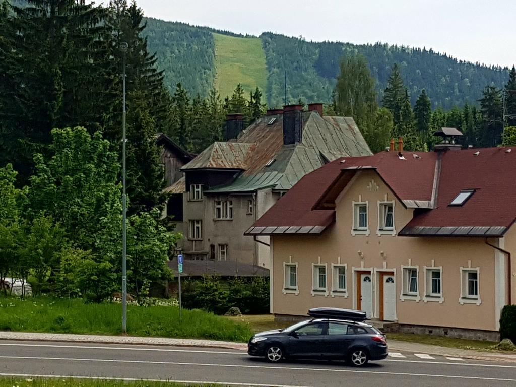 Apartman Karolina 하라포프 외부 사진